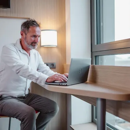 Hotel Premiere Classe Centre-les Docks 2*