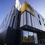 Отель Premiere Classe Centre-les Docks 2*