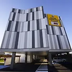 Premiere Classe Centre-les Docks Отель 2*