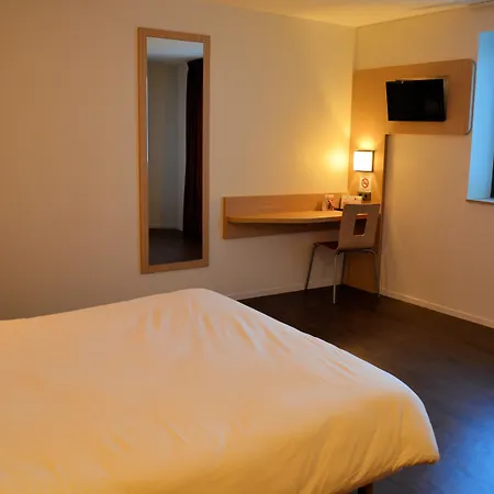 酒店 Premiere Classe Centre-les Docks 2*