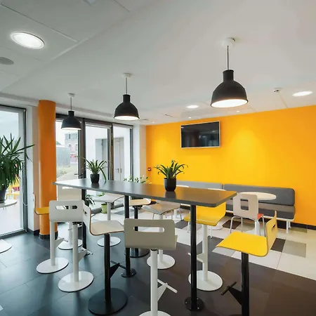 Hotel Premiere Classe Centre-les Docks 2*