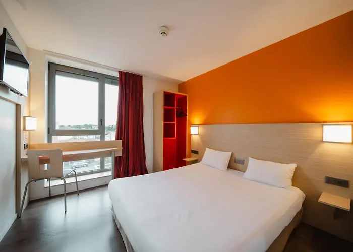 Premiere Classe Centre-les Docks Hotel 2*